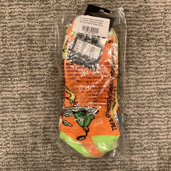 Bioworld Dr. Seuss No Show Socks 6 Pack - Picture 3 of 4